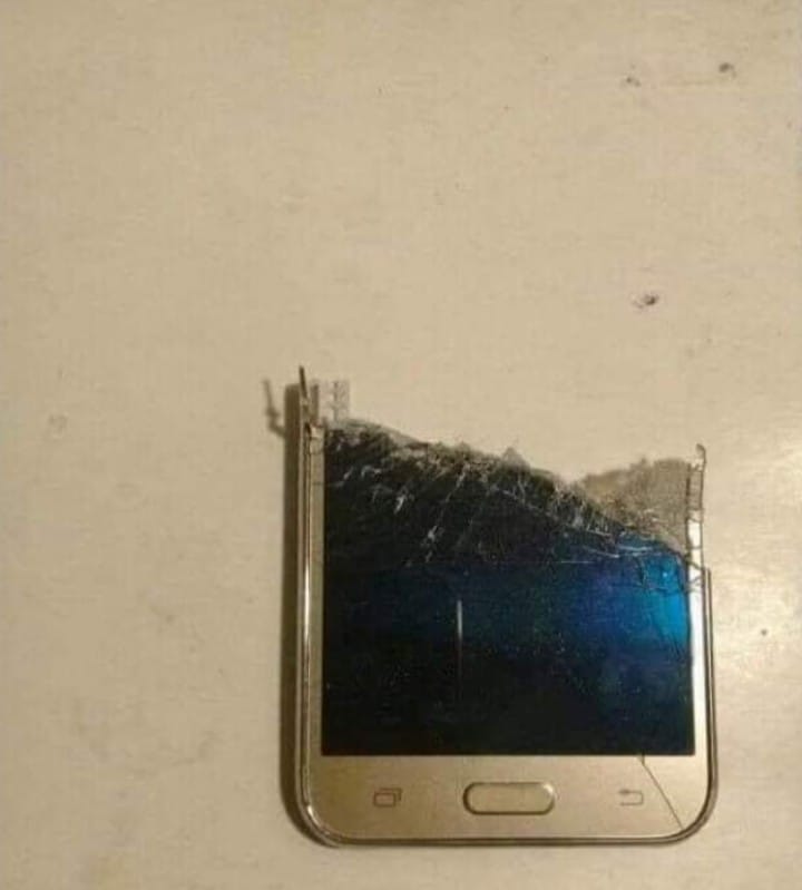 Celular J7 0,5